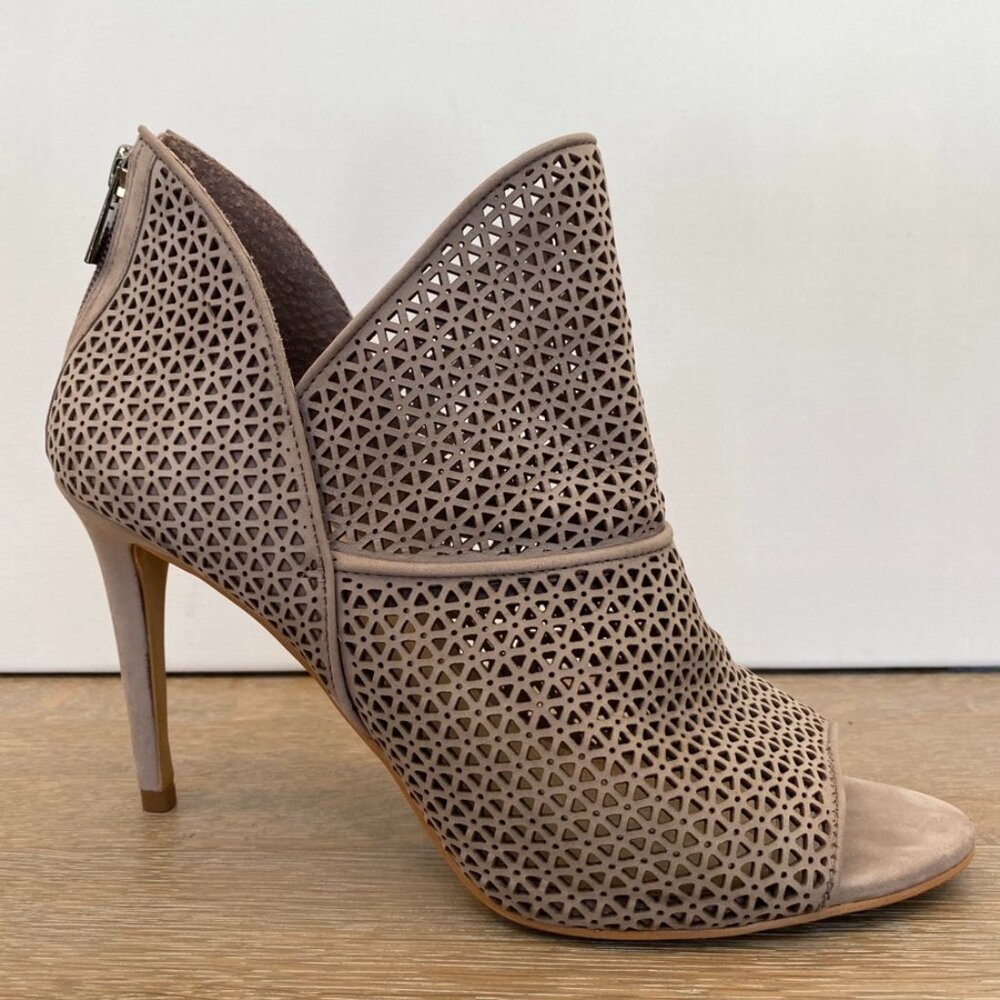 Vince Camuto